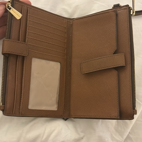 Michael kors wallet clutch - Picture 7 of 7